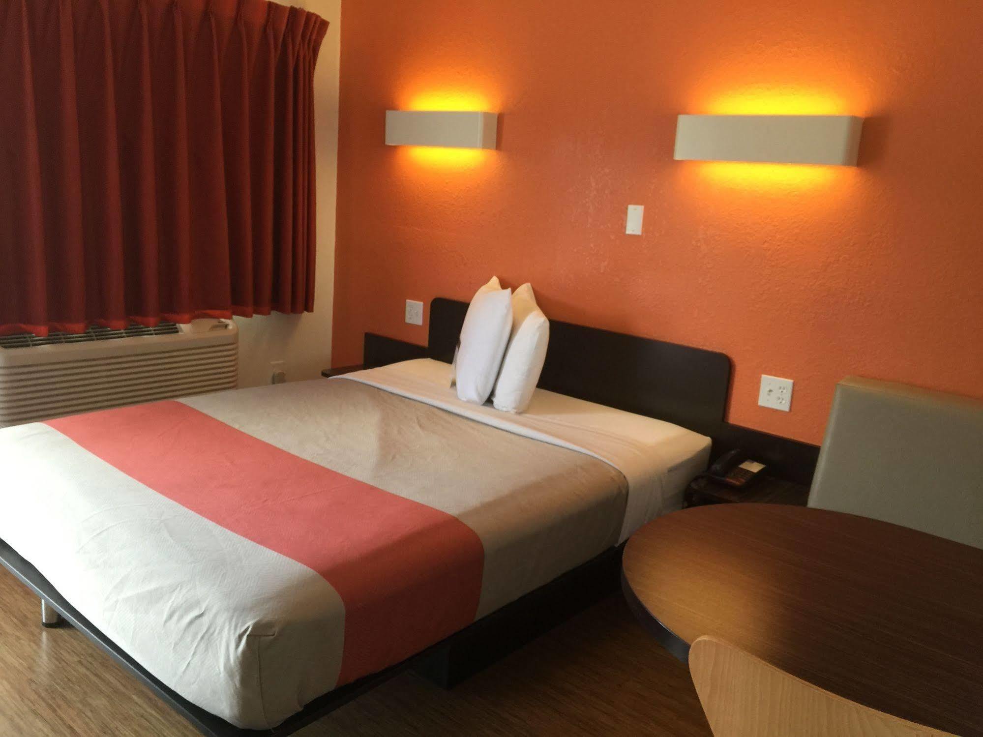 Hotel 6-ardmore, Ok