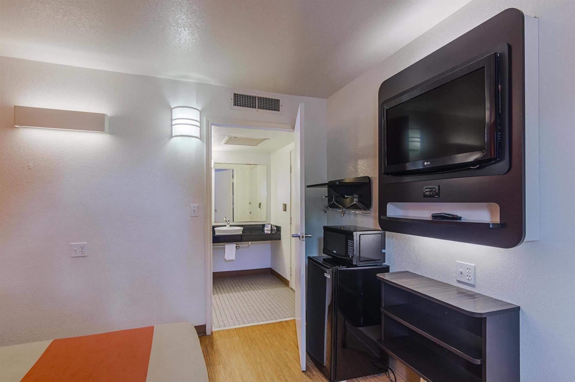 Hotel 6-ardmore, Ok